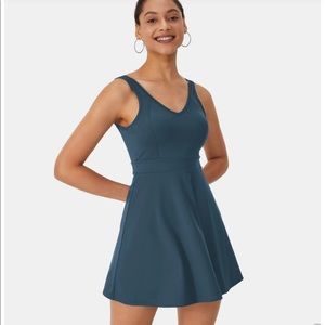 NWT Halara V-Neck 2 piece tennis dress